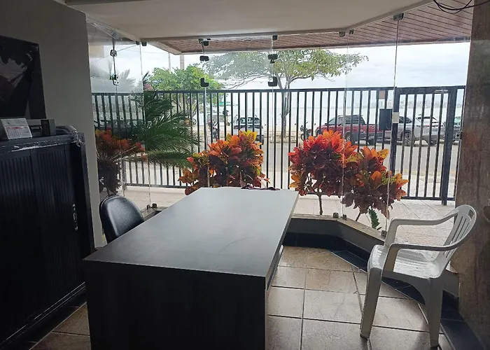 Praia Do Morro - Apt. Canto Nobre, Frente Total Para O Mar, 4 Quartos 1 Vaga De Garagem, 2 Banheiros